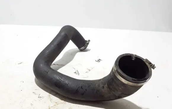 Ford Kuga II Intercooler hose/pipe 2350898