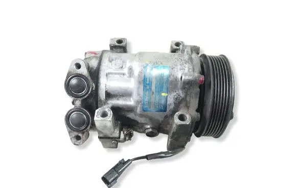 Ford Focus Air conditioning (A/C) compressor (pump) 3M5H19D629SB