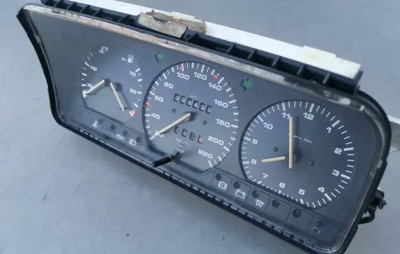 Volkswagen PASSAT B4 Speedometer (instrument cluster) 357191059AC 357919033DG