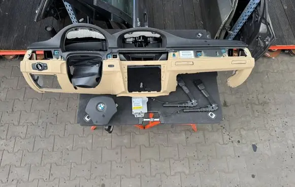 BMW 3 E90 E91 Dashboard 