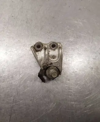 Honda Civic Engine mounting bracket