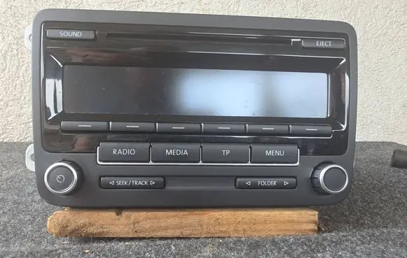 Volkswagen Golf Plus Radio/CD/DVD/GPS head unit 5M0035186J