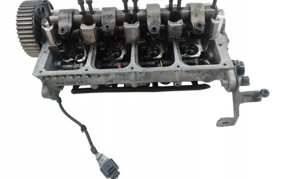 Volkswagen PASSAT B6 Engine head 038103383R