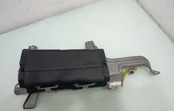 Knee airbag