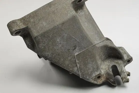 Mercedes-Benz CLS C218 AMG Engine mounting bracket A2762230104