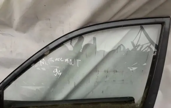 Mitsubishi Galant Front door window glass four-door