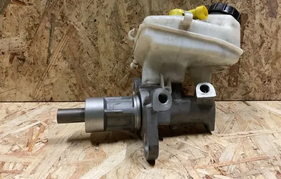 Opel Insignia A Master brake cylinder 03350890231 0350890241