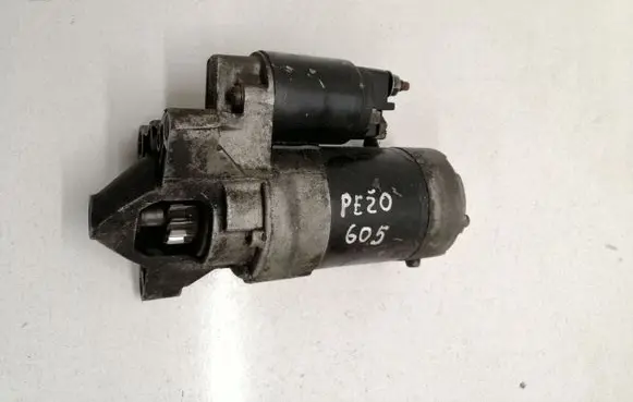 Peugeot 605 Starter motor M001T8008