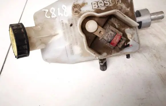 Brake fluid reservoir
