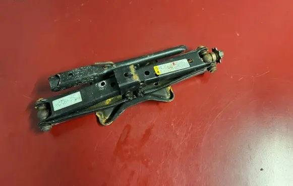 Cadillac SRX Lift Jack 