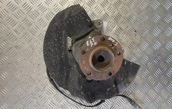 BMW 7 E65 E66 Front wheel hub