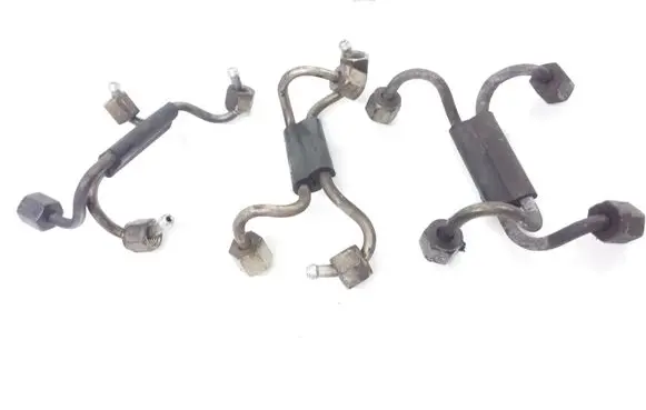 BMW 5 E39 Fuel injector supply line/pipe 