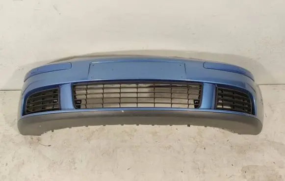 Volkswagen Golf V Front bumper 1K0807221