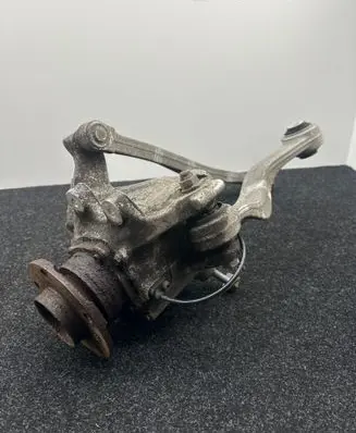 BMW 6 F12 F13 Rear wheel hub 6852894