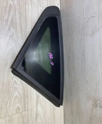 Renault Arkana Rear vent window glass 833060363R