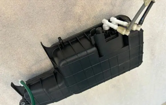 Vacuum air tank