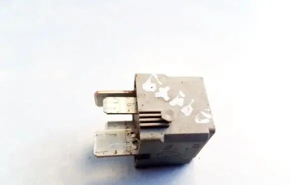 Mercedes-Benz C AMG W204 Other relay 4RA00779310 A0025428718
