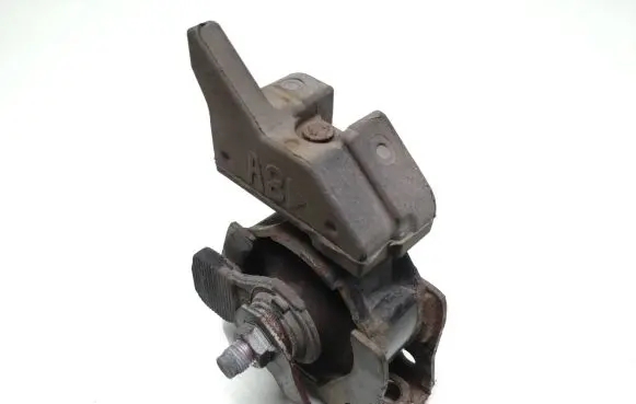 Toyota Auris E180 Engine mount bracket 309E07
