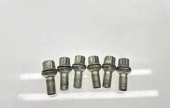 Nuts/bolts