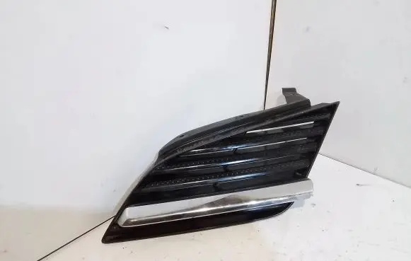 Nissan Primera Front bumper lower grill 62330