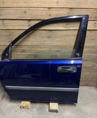 Nissan X-Trail T30 Front door