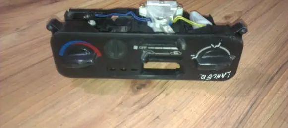 Mitsubishi Lancer Climate control unit