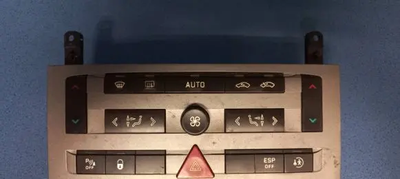 Peugeot 407 Climate control unit 96573322