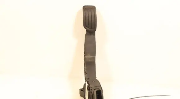 Opel Corsa F Accelerator throttle pedal 9827704480