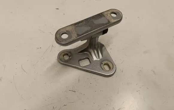 Mercedes-Benz CLS C219 Front door upper hinge