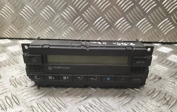 Volkswagen PASSAT B5.5 Climate control unit