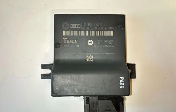 Audi A6 S6 C6 4F Gateway control module 4F0907468D