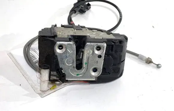 Nissan Note (E11) Front door lock 