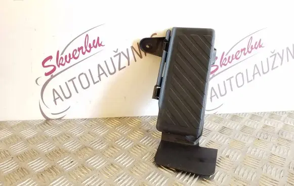 Audi A3 S3 8V Foot area side trim 5Q1864777C 5Q1864775A