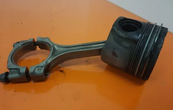 Toyota Yaris Piston 