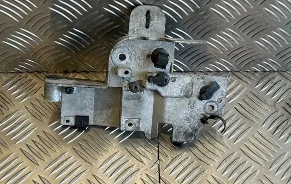 Volvo XC70 Other engine bay part 31319292 12W244 70343802