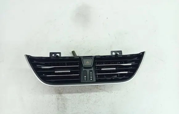 Ford Focus Dash center air vent grill JX7B-19K617-AG