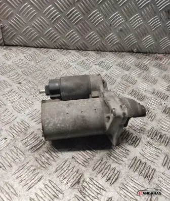 Toyota Yaris Starter motor 281000y090