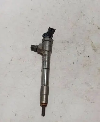Renault Megane IV Fuel injector 8201636333