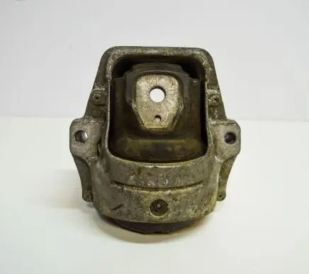 Audi A4 S4 B8 8K Engine mount bracket 8K0199381