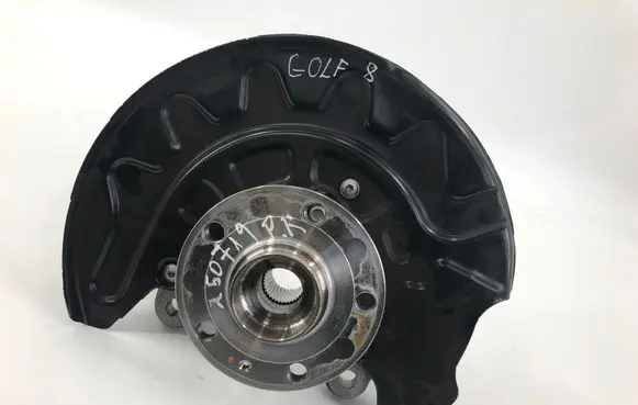 Volkswagen Golf VIII Front wheel hub 5wa400053gs