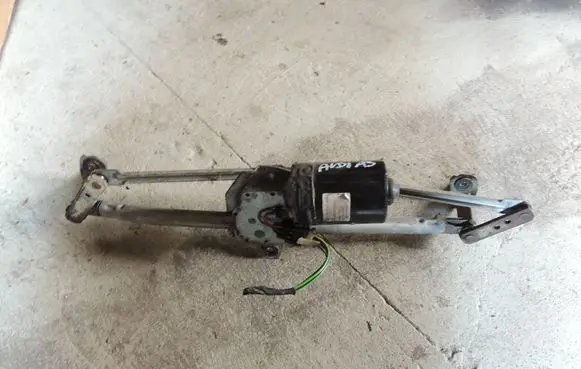Audi A3 S3 8L Front wiper linkage and motor 443122228017