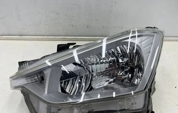 Isuzu D-Max Headlight/headlamp