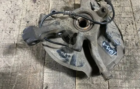 Mercedes-Benz A W168 Front wheel hub 6813