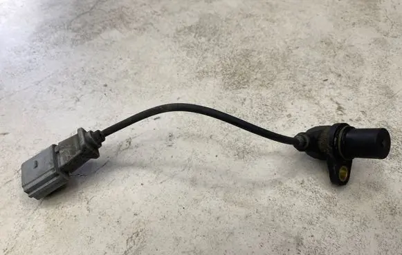 Volkswagen Golf V Crankshaft position sensor 06A906433G