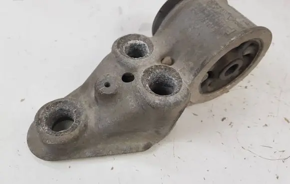 Volkswagen PASSAT B5 Rear axle beam mounts housing 4B0501521E