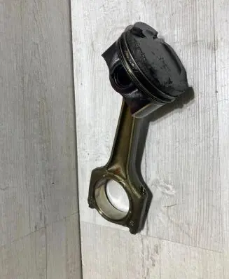 Mini One - Cooper F56 F55 Piston with connecting rod