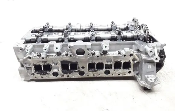 Mercedes-Benz C W204 Engine head R65101625