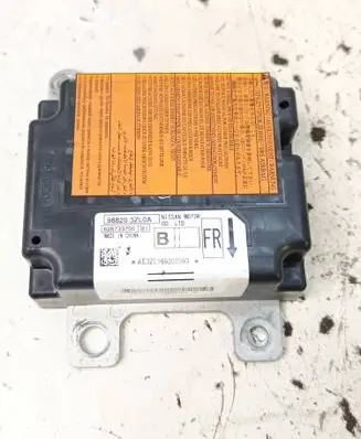 Nissan Pulsar Airbag control unit/module 988203ZL0A 628733700 AE3ZL166300593