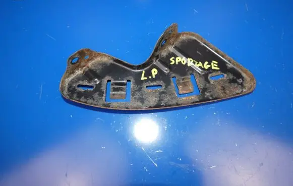 KIA Sportage Headlight/headlamp mounting bracket 