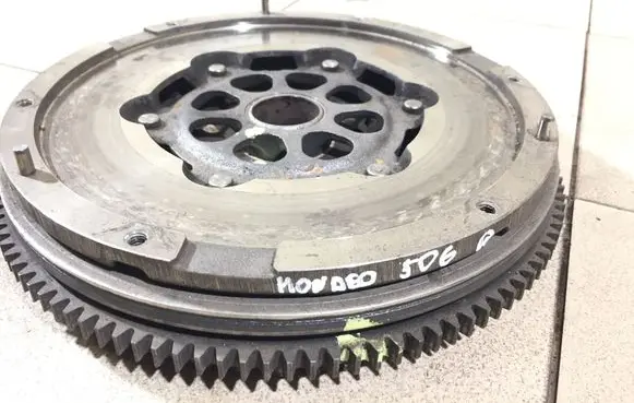 Ford Mondeo Mk III Flywheel 5016810